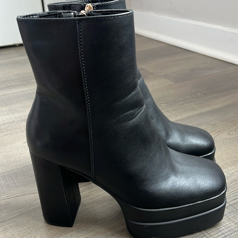 Heel boots